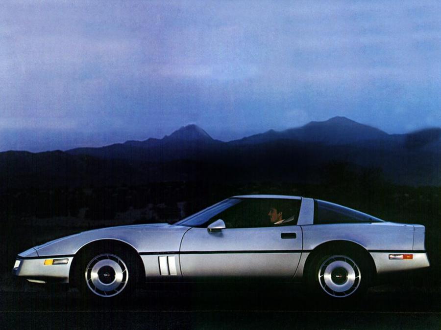  Chevrolet Corvette Coupe 1983 года  (фото 6 из 26)